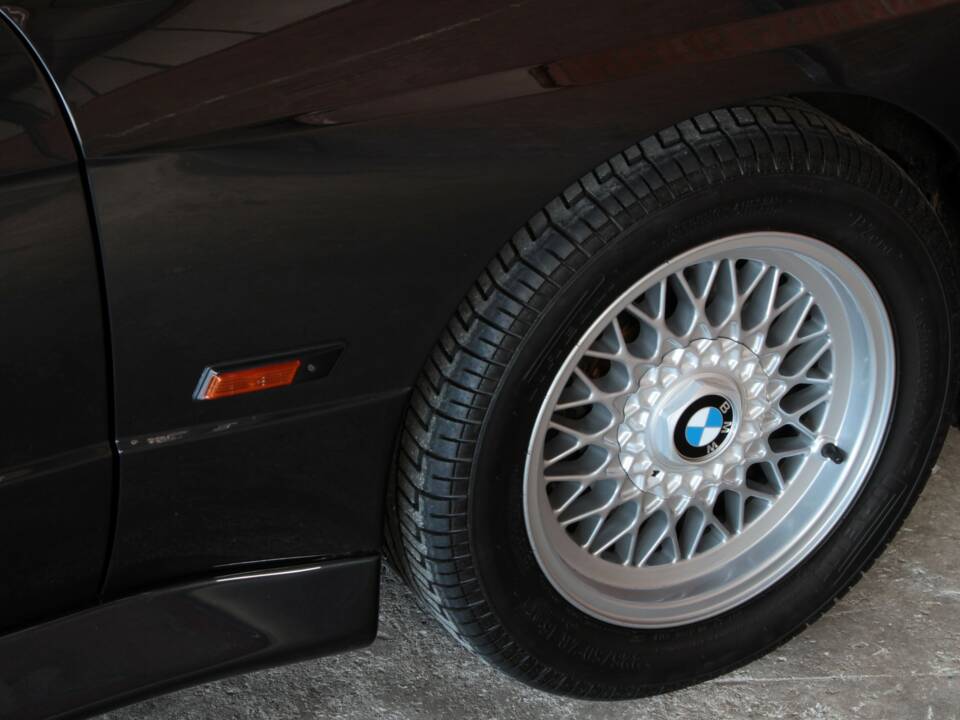 Image 23/65 of BMW M3 (1986)