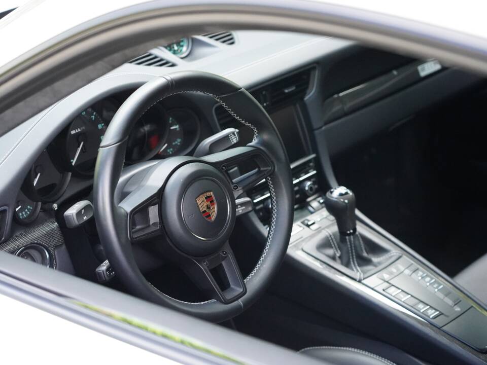 Image 8/24 de Porsche 911 R (2016)