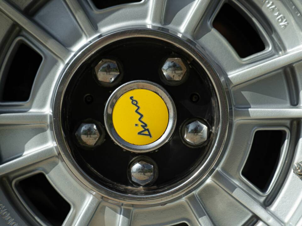 Image 19/50 of Ferrari Dino 246 GT (1971)