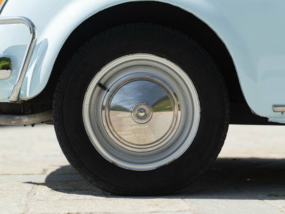 Image 18/47 of FIAT 500 L (1971)