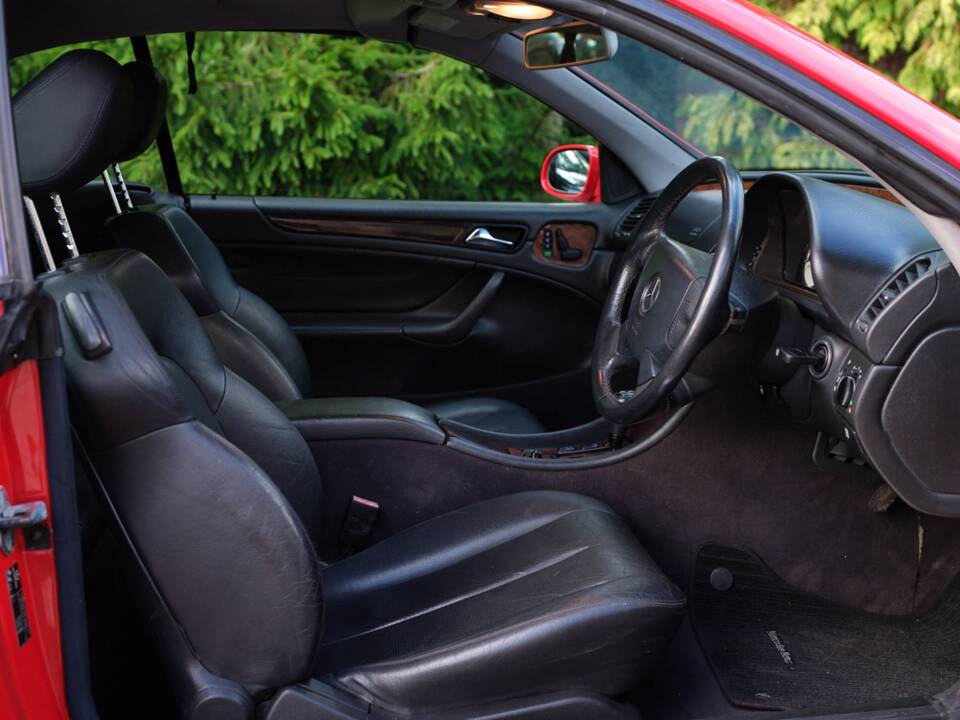 Image 4/43 of Mercedes-Benz CLK 320 (1999)