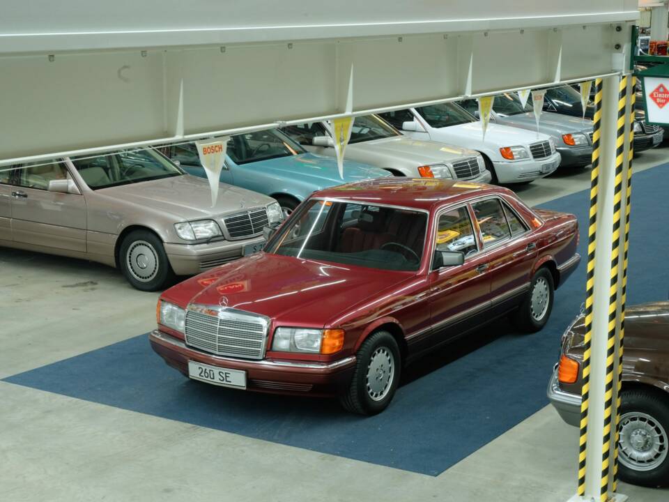 Bild 4/50 von Mercedes-Benz 260 SE (1990)