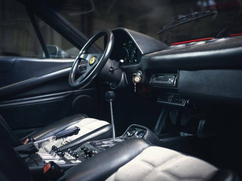 Image 12/15 of Ferrari 308 GTS Quattrovalvole (1984)