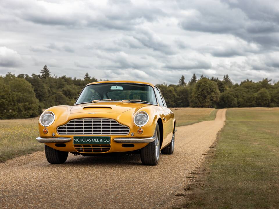 Bild 22/62 von Aston Martin DB 6 Mk II (1970)