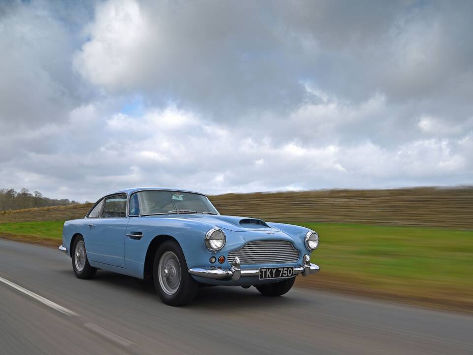 Image 50/56 of Aston Martin DB 4 (1960)