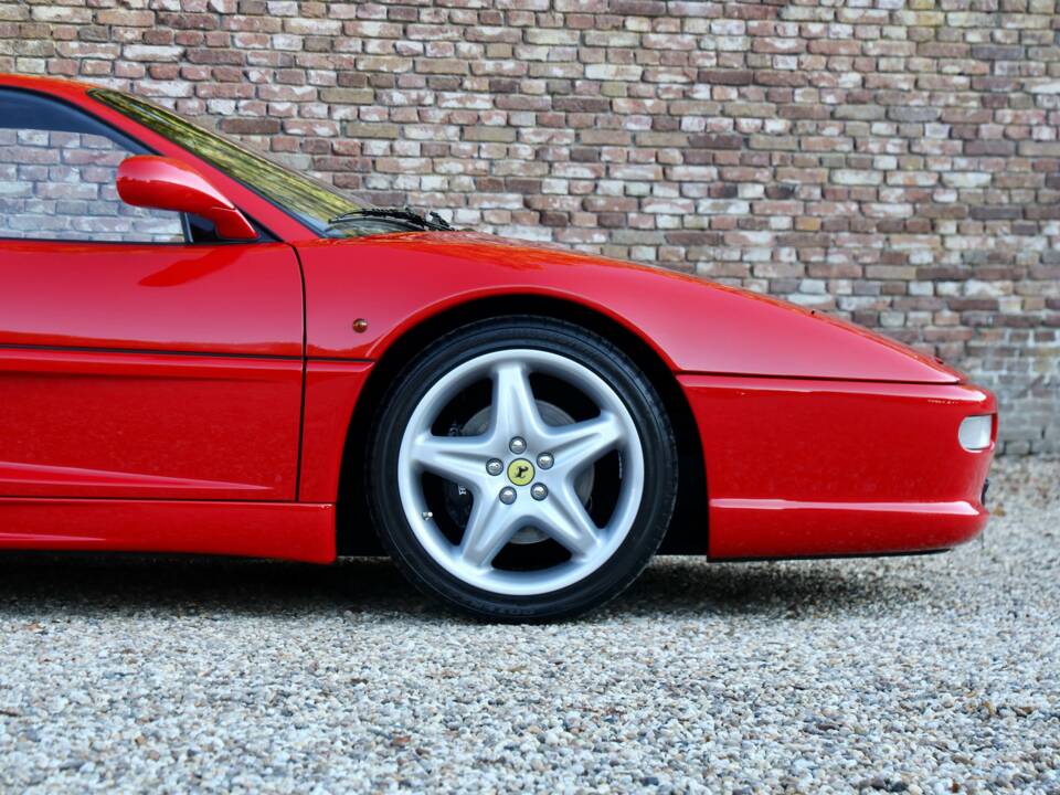 Image 40/50 de Ferrari F 355 Berlinetta (1996)