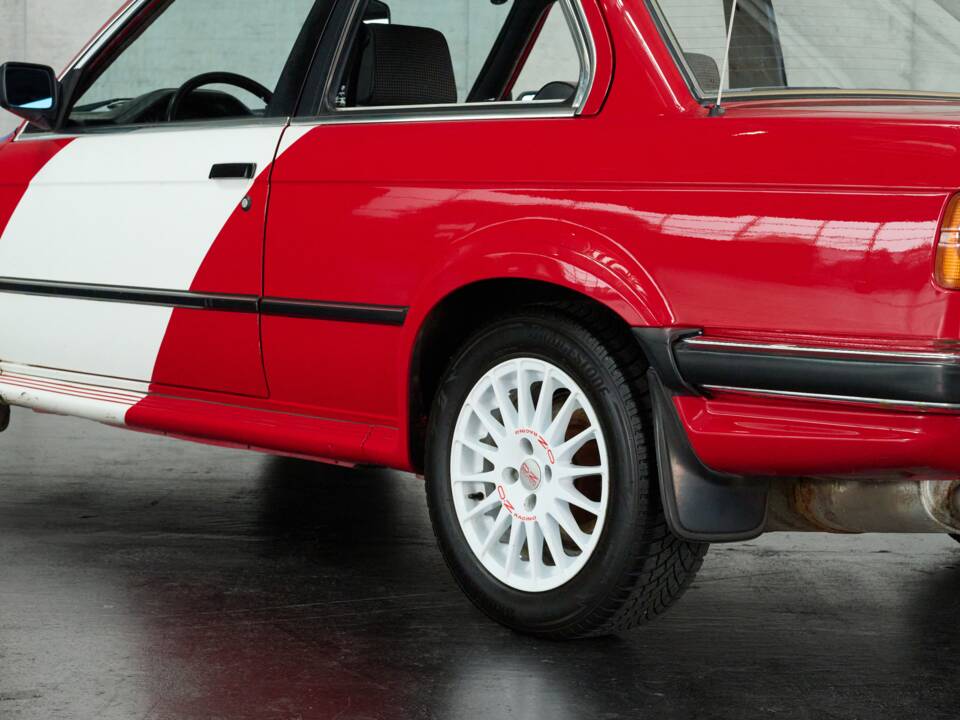 Bild 12/50 von BMW 325i (1986)