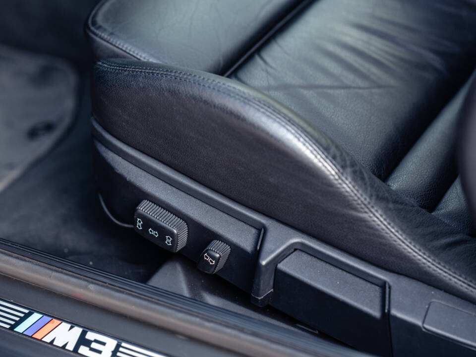 Image 16/42 of BMW M3 Sport Evo (1997)