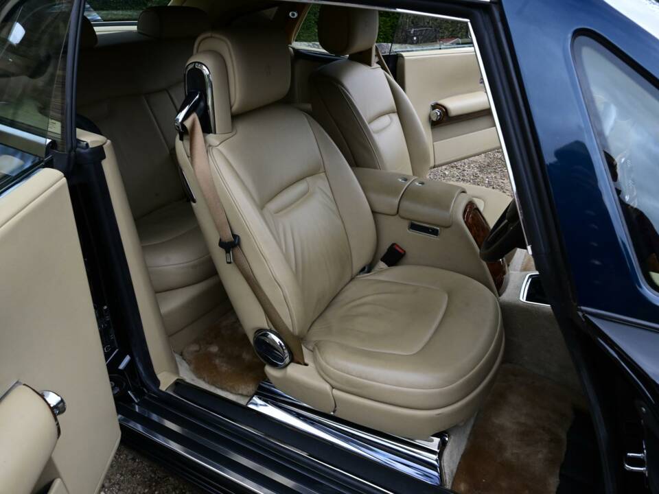 Immagine 24/50 di Rolls-Royce Phantom Coupé (2010)