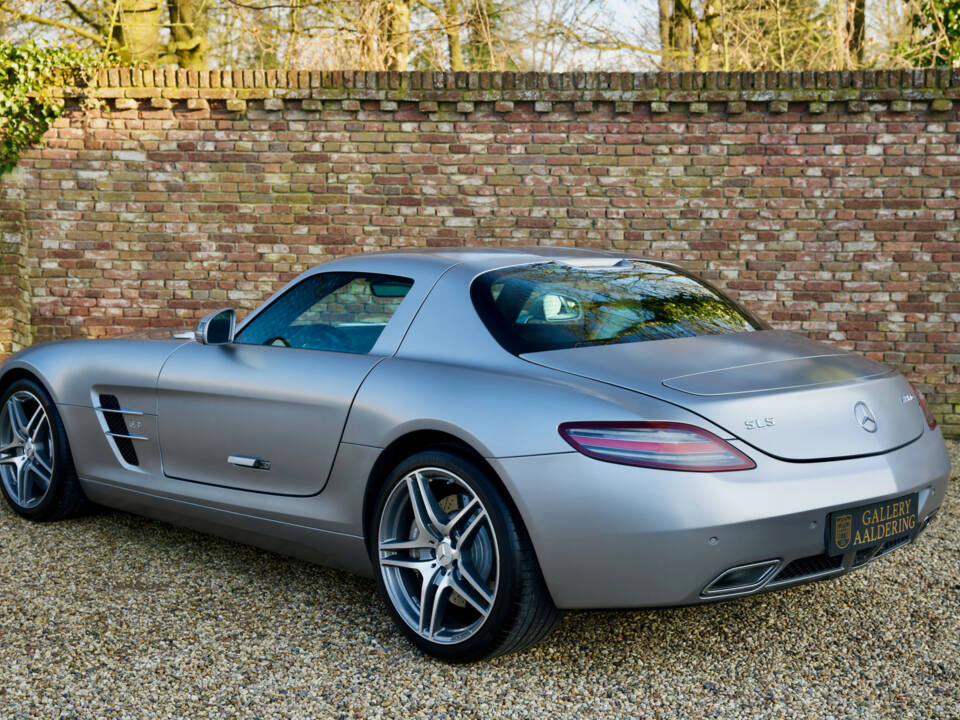 Imagen 19/50 de Mercedes-Benz SLS AMG (2011)