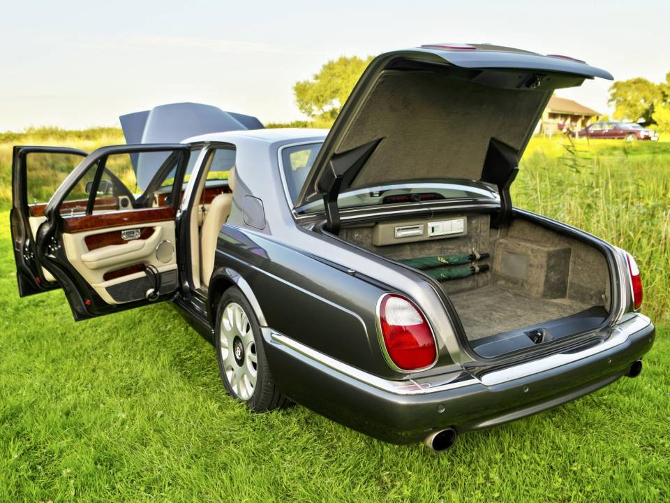 Image 15/50 of Bentley Arnage R (2005)