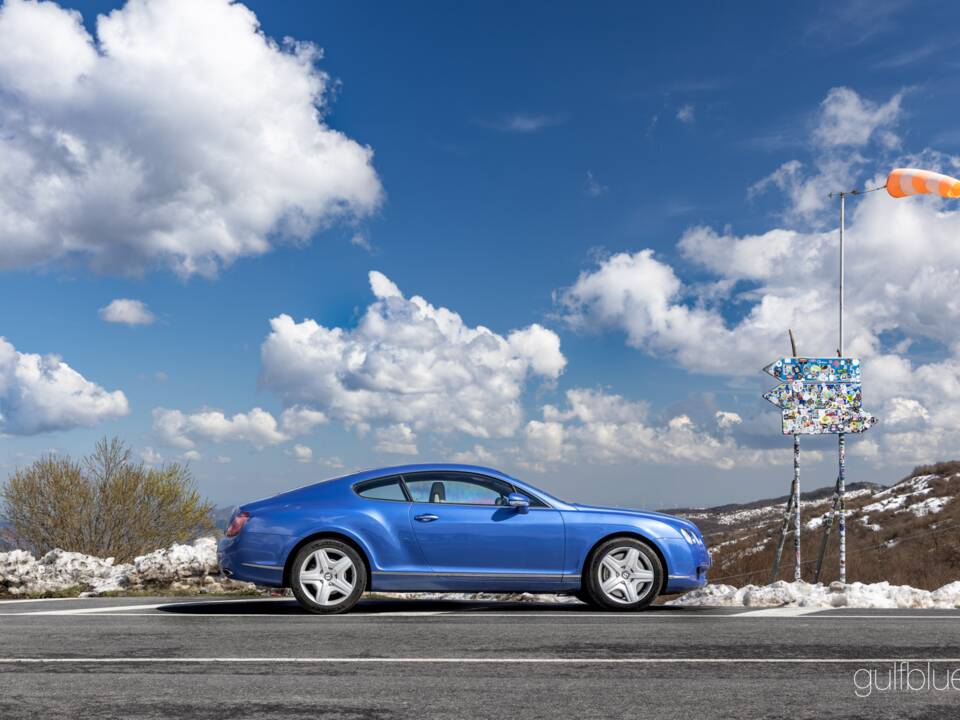 Image 22/75 of Bentley Continental GT (2004)