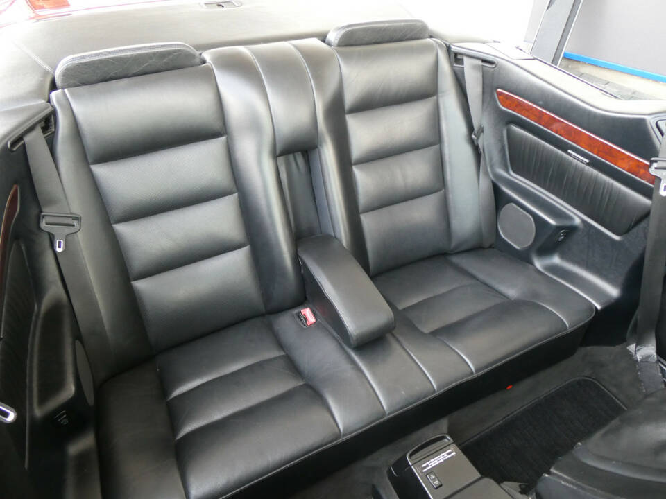 Image 15/25 of Mercedes-Benz 300 CE-24 3.4 AMG (1994)