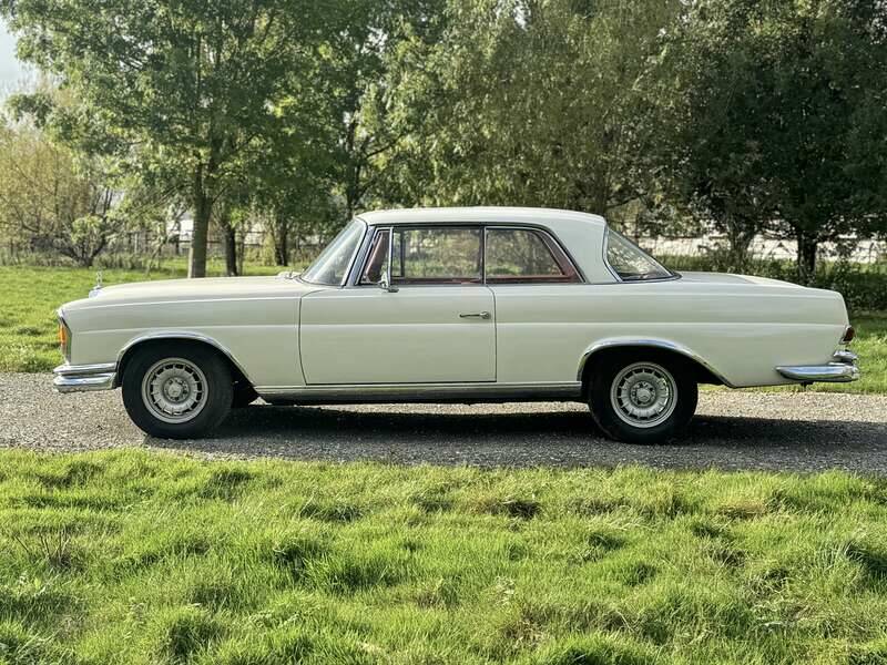 Image 28/50 of Mercedes-Benz 220 SE b (1963)