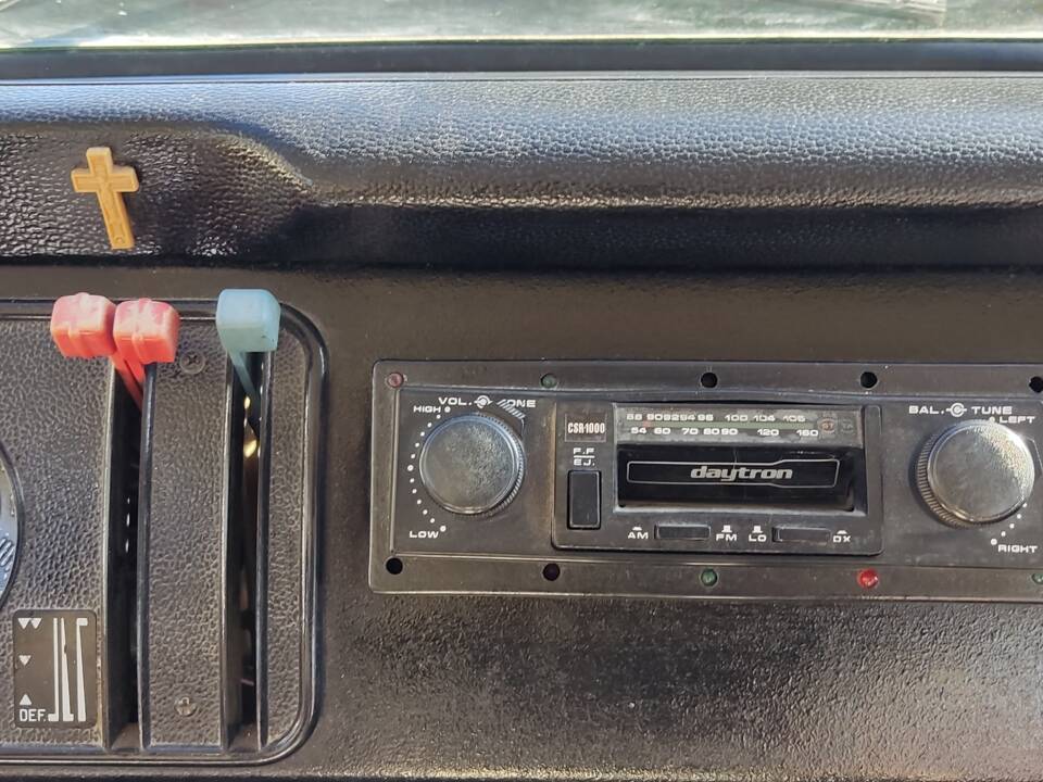 Bild 61/98 von Volkswagen T2b Kastenwagen (1979)
