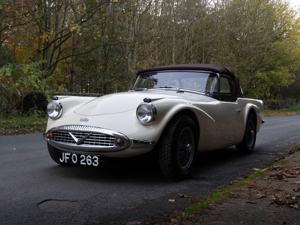 Image 3/13 of Daimler SP 250 (1960)