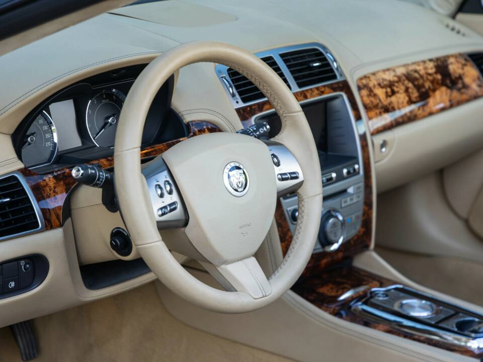 Image 3/50 of Jaguar XK (2011)