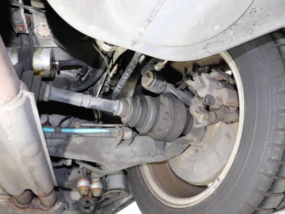 Image 26/28 of BMW 635 CSi (1989)