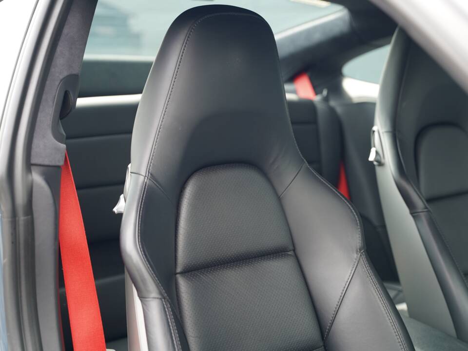 Image 17/50 of Porsche 911 Carrera (2016)