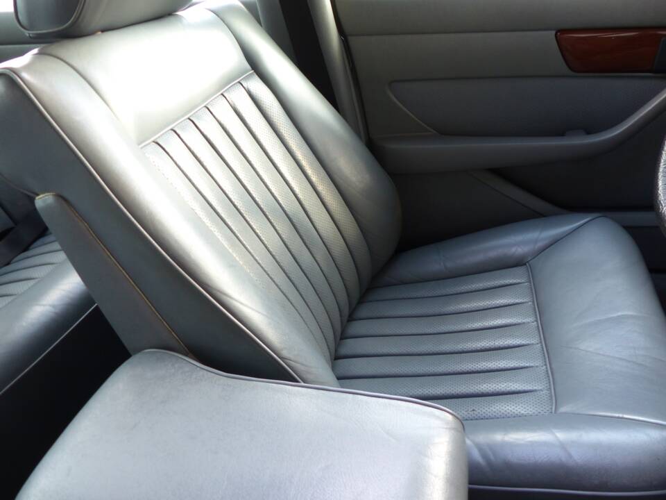 Imagen 13/16 de Mercedes-Benz 300 SE (1987)