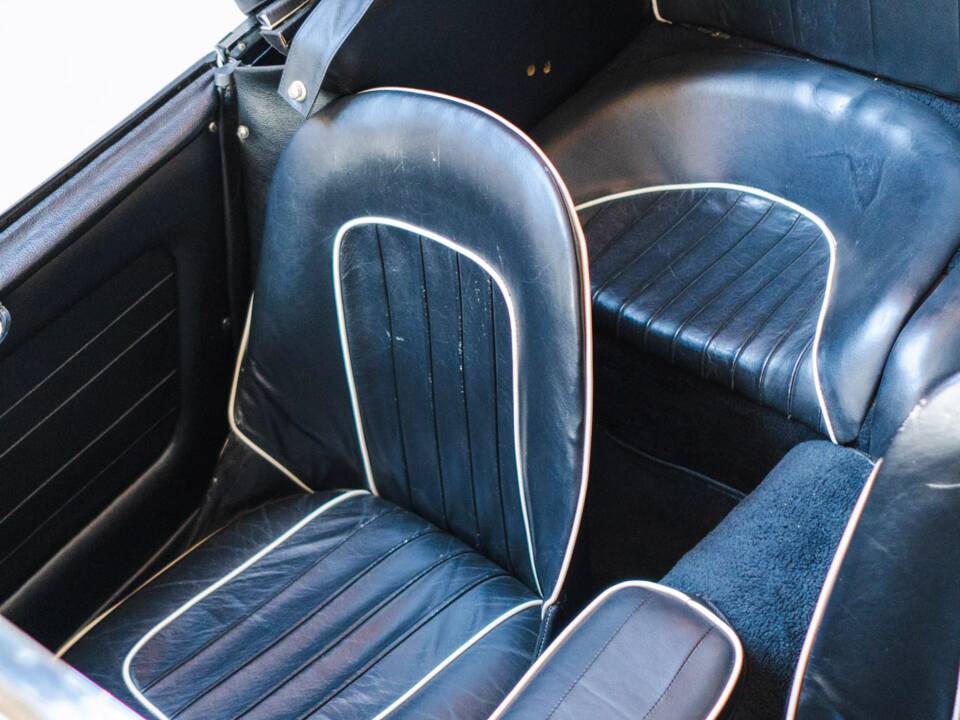 Image 5/18 of Austin-Healey 3000 Mk II (BJ7) (1963)