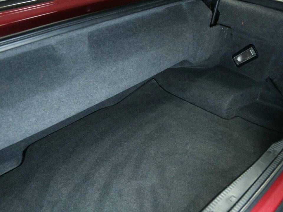 Bild 32/50 von Mercedes-Benz 300 CE-24 (1992)