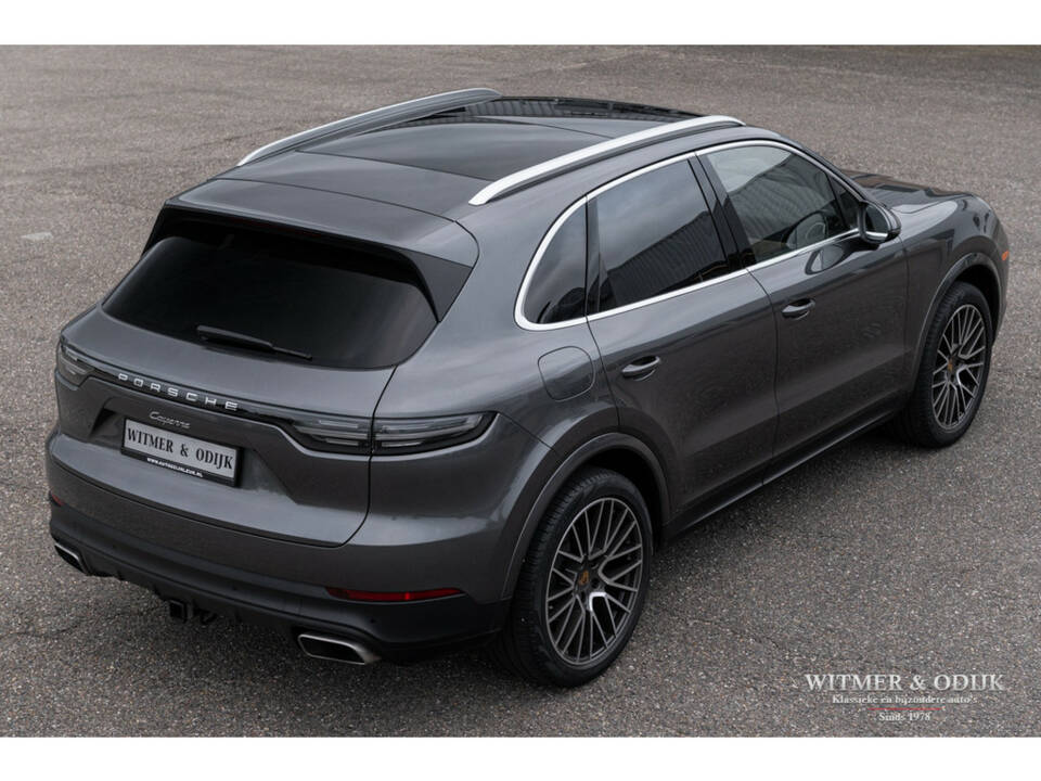 Image 11/38 of Porsche Cayenne (2019)