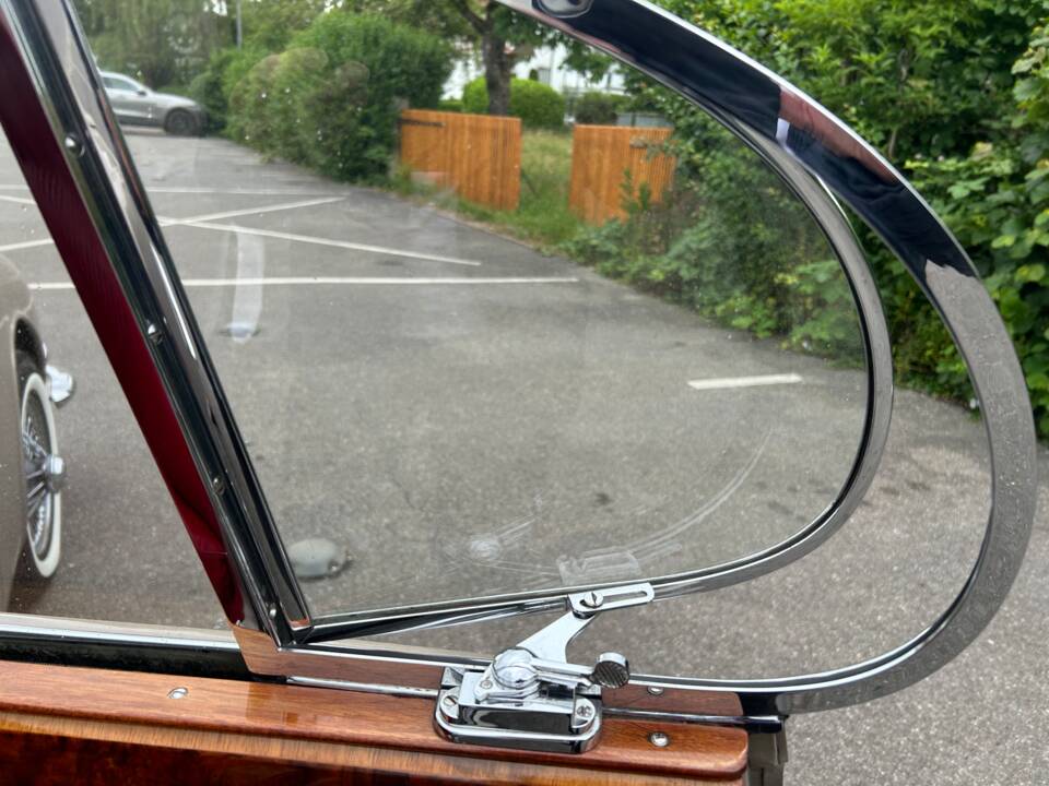 Image 20/27 de Jaguar S-Type 3.8 (1965)