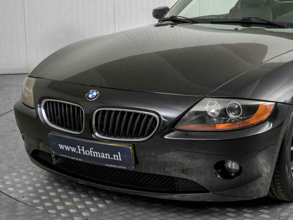 Immagine 18/50 di BMW Z4 2.5i (2003)