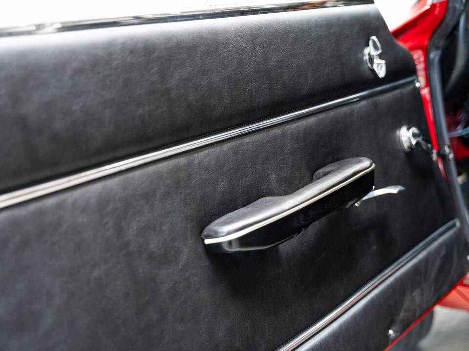 Bild 7/32 von Alfa Romeo Giulia 1600 GT Junior (1972)