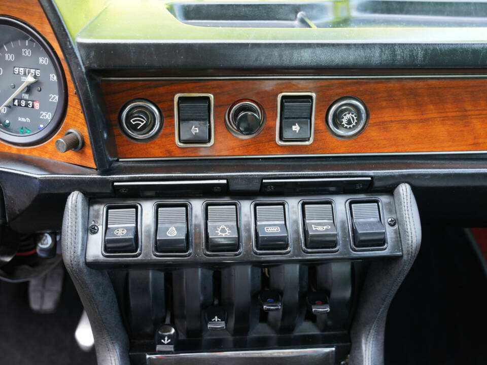 Image 39/50 de FIAT Dino 2400 Coupe (1972)