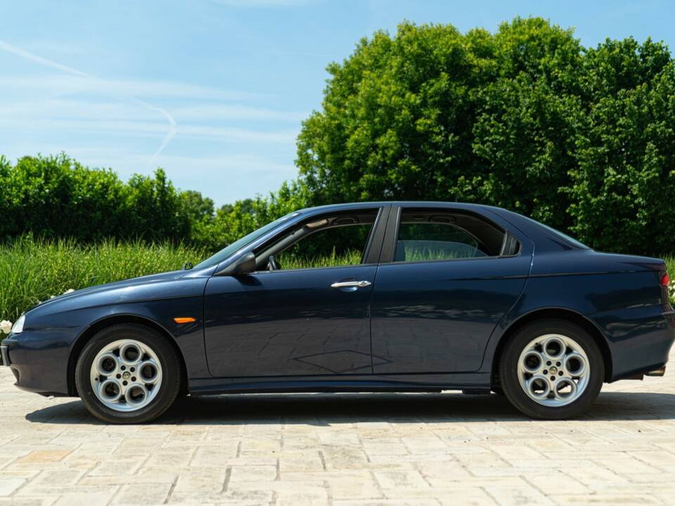 Imagen 4/50 de Alfa Romeo 156 2.5 V6 (2000)