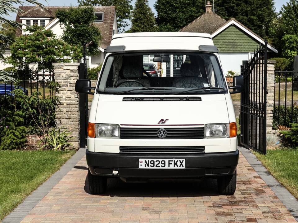 Image 17/37 of Volkswagen T4 California 2.0 (1996)