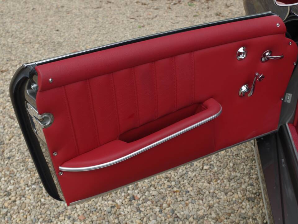 Image 24/50 of Mercedes-Benz 190 SL (1959)