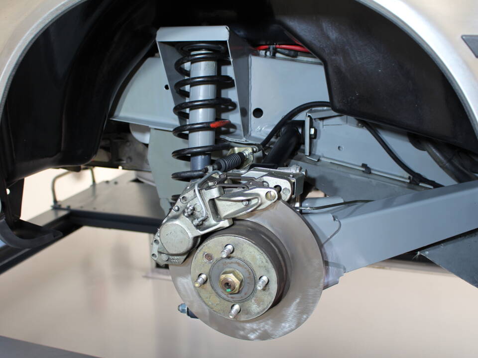 Image 64/66 of DeLorean DMC-12 (1981)