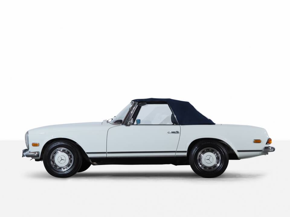 Afbeelding 4/57 van Mercedes-Benz 280 SL (1969)