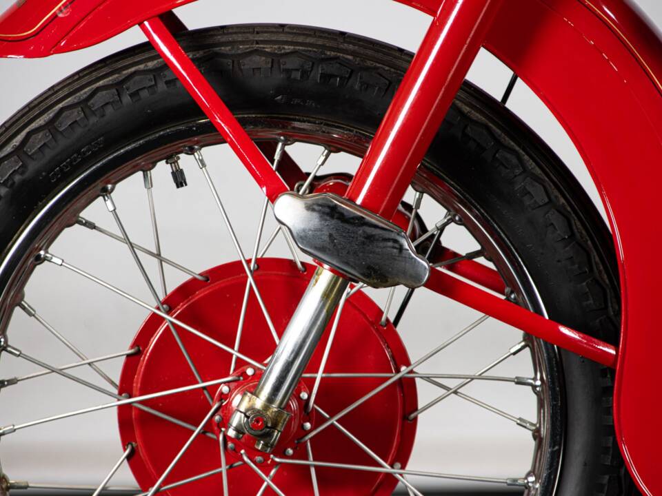 Immagine 34/50 di Moto Guzzi Astore (1952)