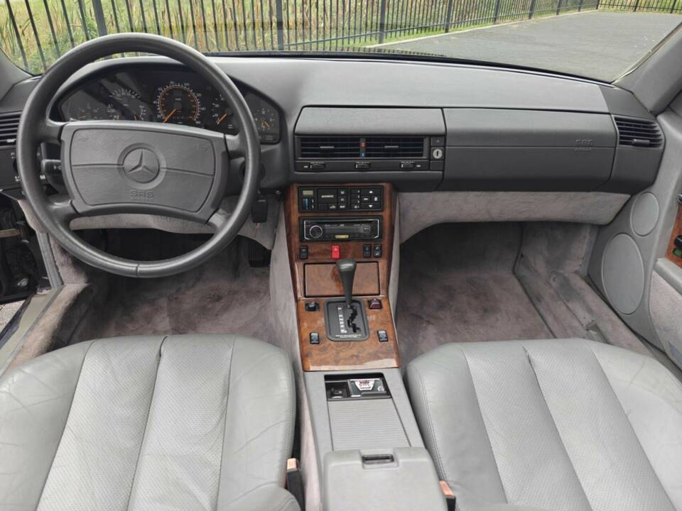 Image 35/50 de Mercedes-Benz 500 SL (1991)
