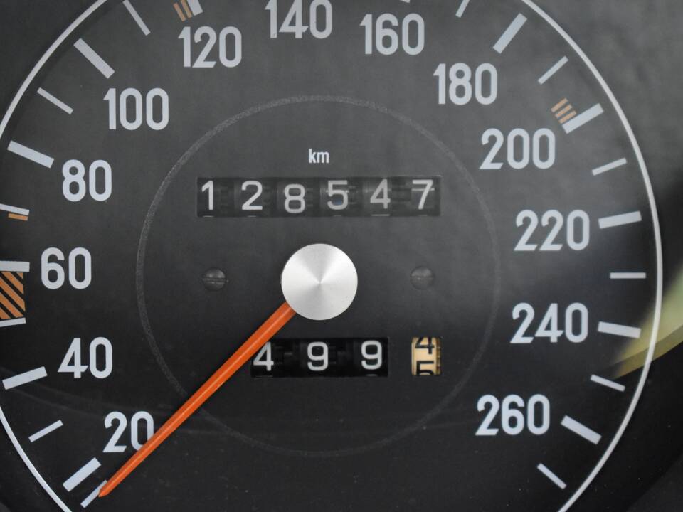Image 36/94 of Mercedes-Benz 560 SL (1988)