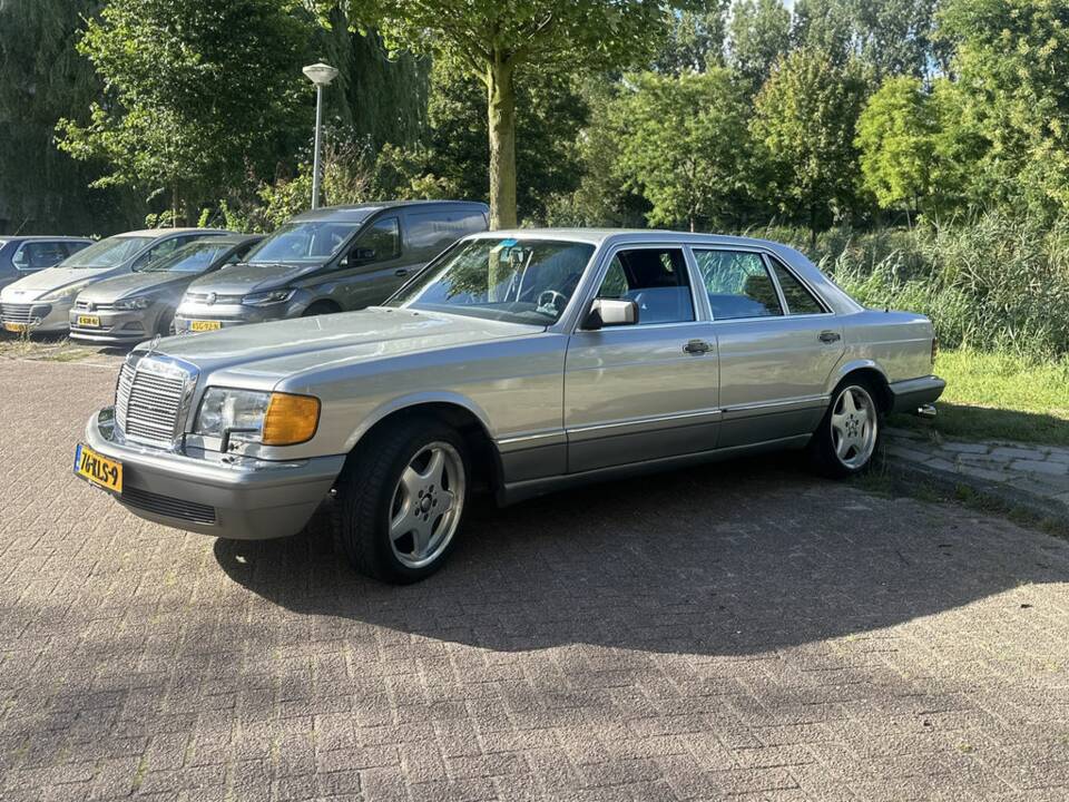 Bild 4/8 von Mercedes-Benz 560 SEL (1986)