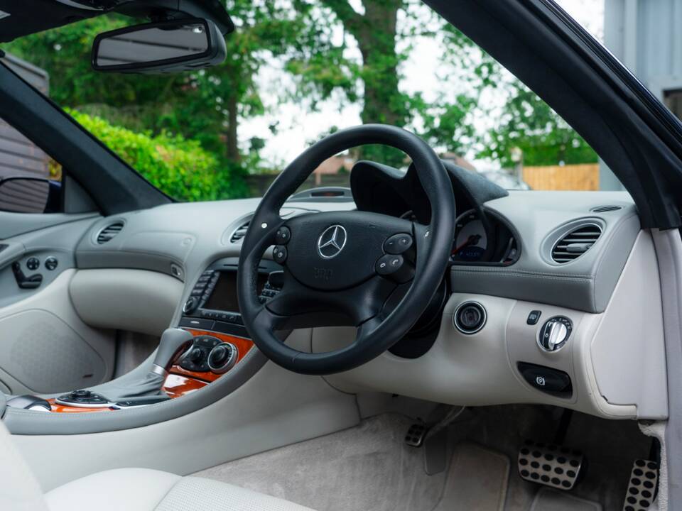 Image 48/56 de Mercedes-Benz SL 65 AMG (2004)