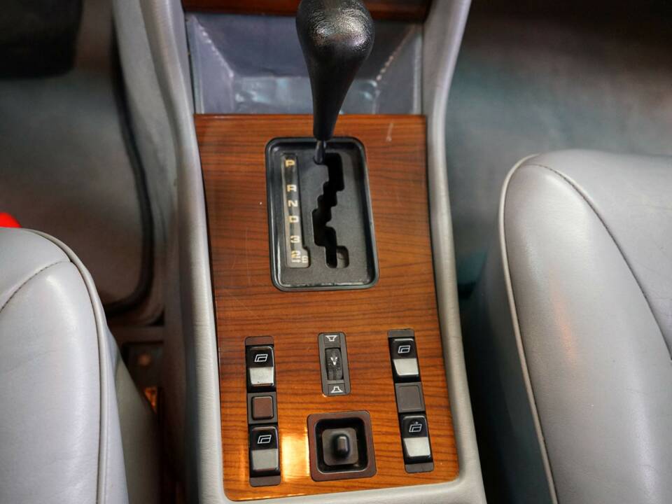 Immagine 37/42 di Mercedes-Benz 500 SEL (1982)