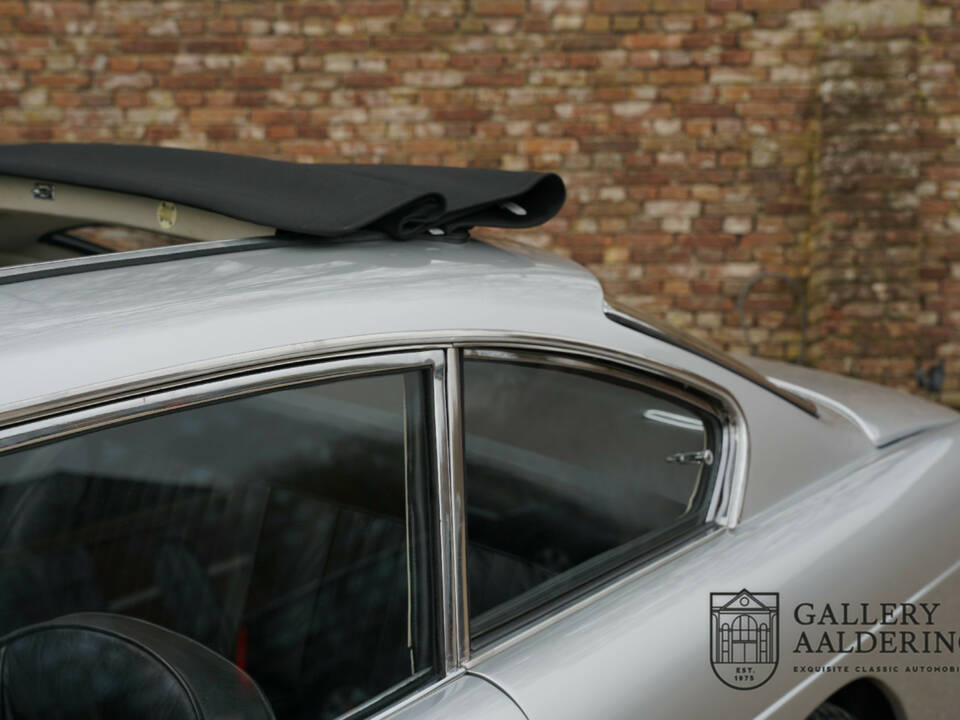 Image 8/50 of Ferrari 250 GT&#x2F;E (1964)