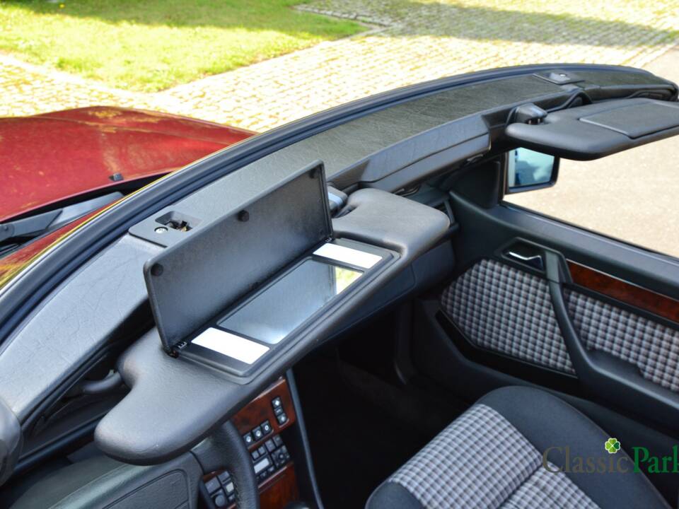 Bild 48/50 von Mercedes-Benz E 200 (1994)