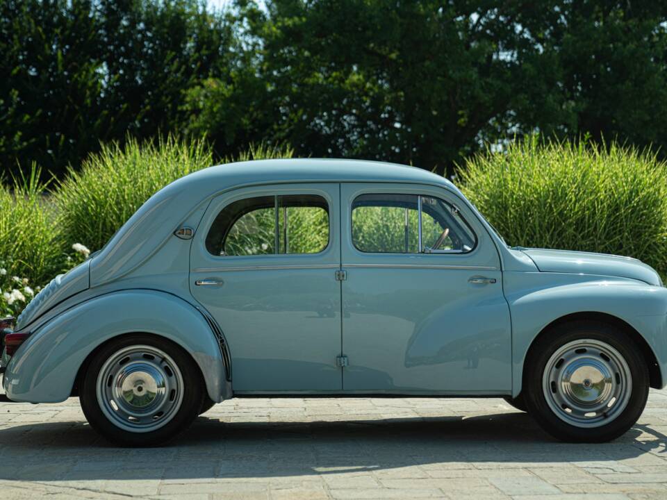 Image 5/50 of Renault 4 CV (1957)