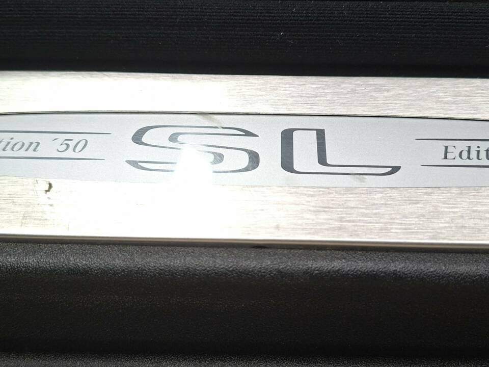Image 30/30 of Mercedes-Benz SL 350 "Edition 50" (2004)