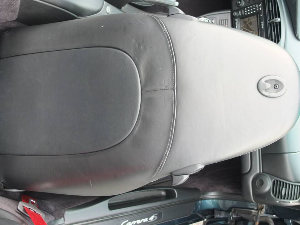 Bild 69/73 von Porsche 911 Carrera 4S (2004)