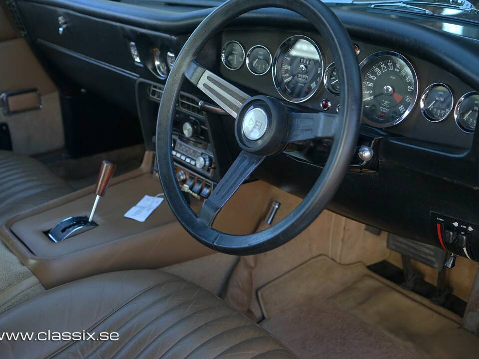 Image 17/22 of Aston Martin DBS (1972)