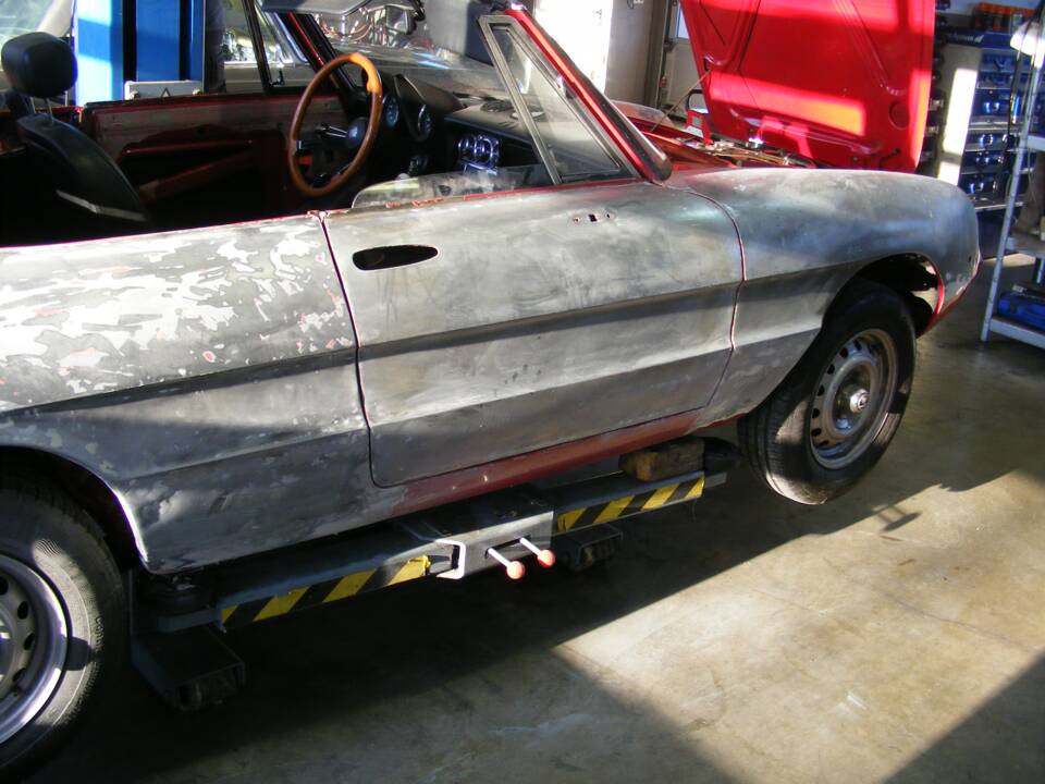 Immagine 38/77 di Alfa Romeo Spider Veloce 2000 (1981)