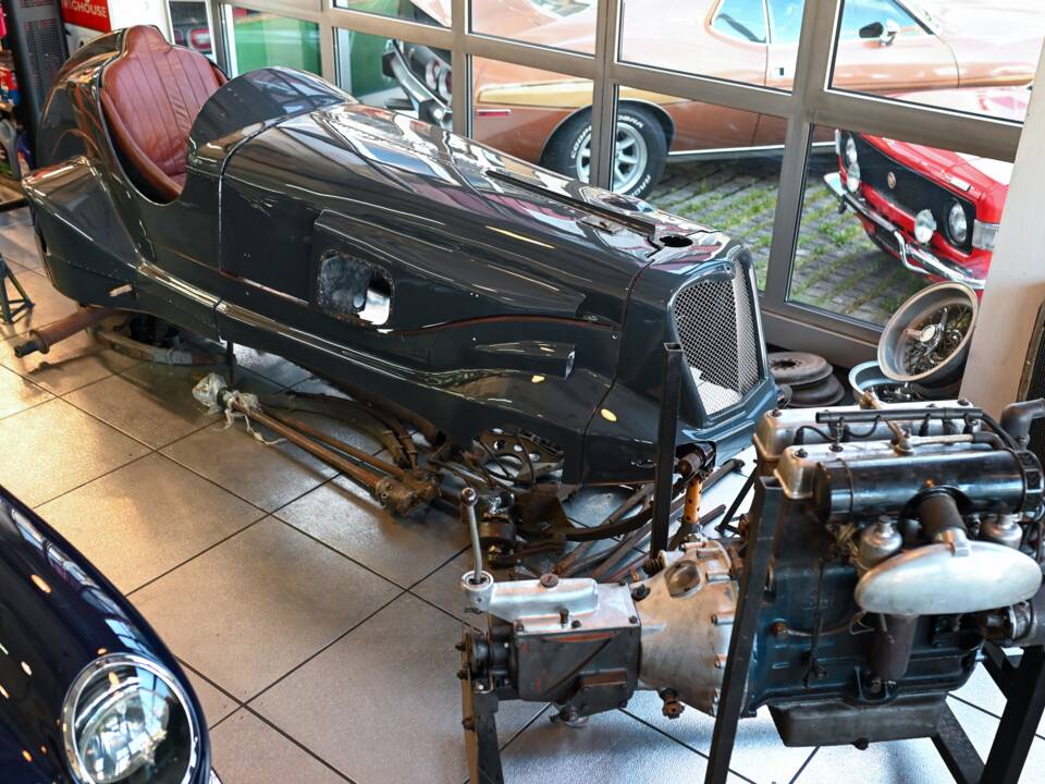 Immagine 2/60 di Riley 2 1/2 Special (1937)